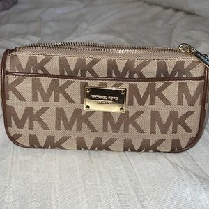 Michael Kors make up bag